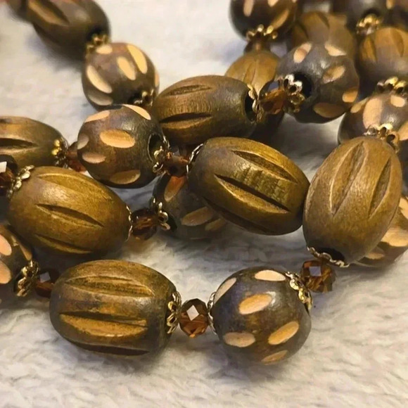 #384 Necklace gold tone and wood - Picture 5 of 5